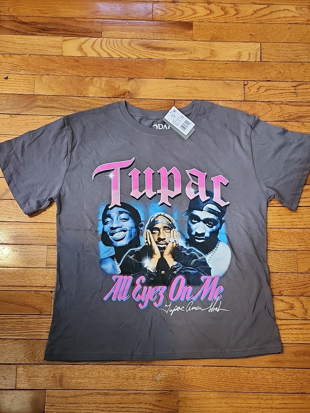NWT! Tupac All Eyez On Me Graphic Tee - Gray with Pink & Blue Print; 1X